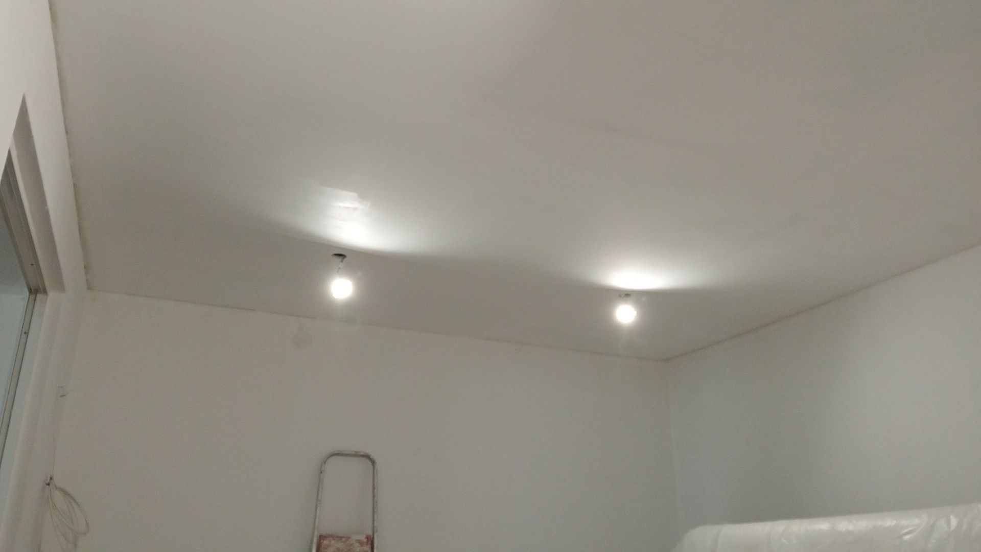 Instalação e pintura de tecto falso 